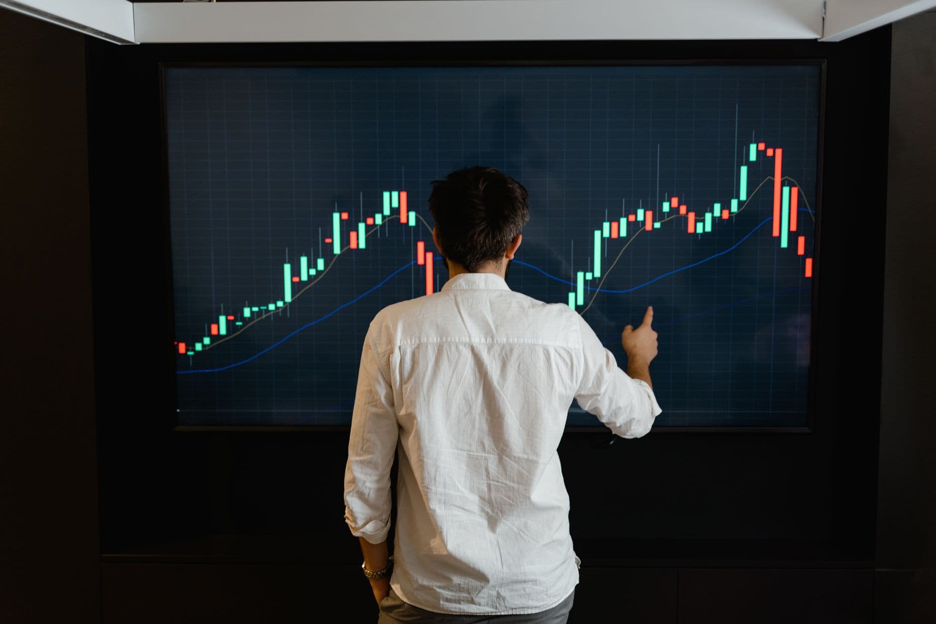 Why Are Asian Stocks Rising While Gulf Tensions Lift Oil?