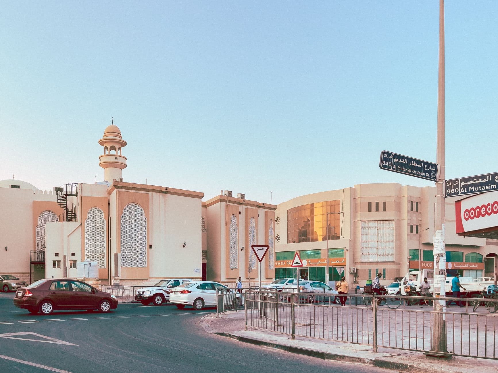 Weekly UAE & Qatar Business Highlights: Dubai & HKMA Co-Host 3rd Joint Climate Finance Conference, Qatar to Build Gulf Climate-Specific Electric Vehicle Factory