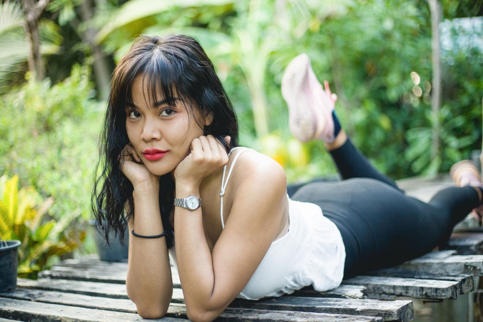 Asian shares mark time as Gulf war keeps oil prices up