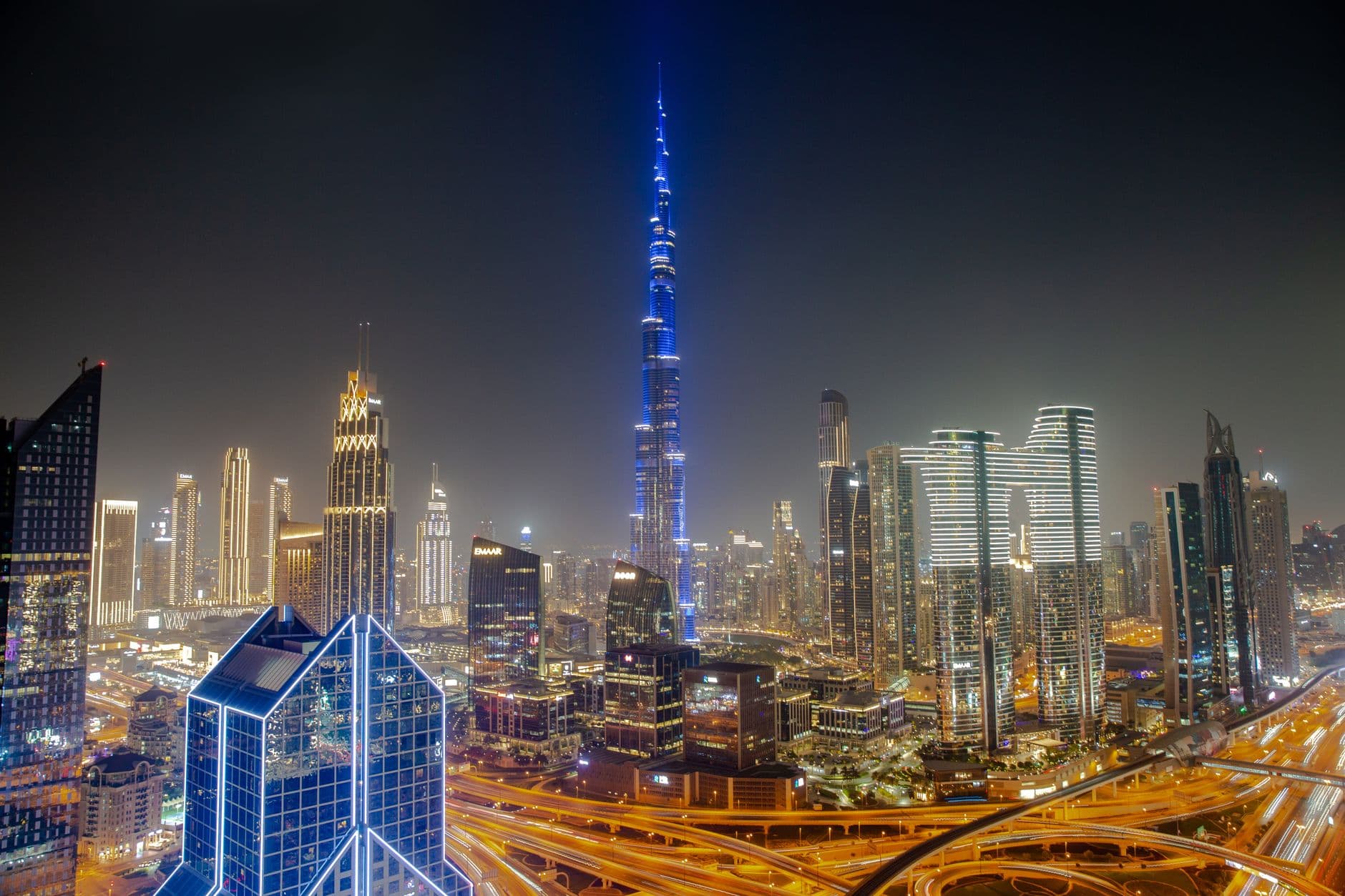 اقتصاد دبي ينكمش 2.3% في النصف الأول 1H26 مع ضرب الحرب للتجارة والسفر