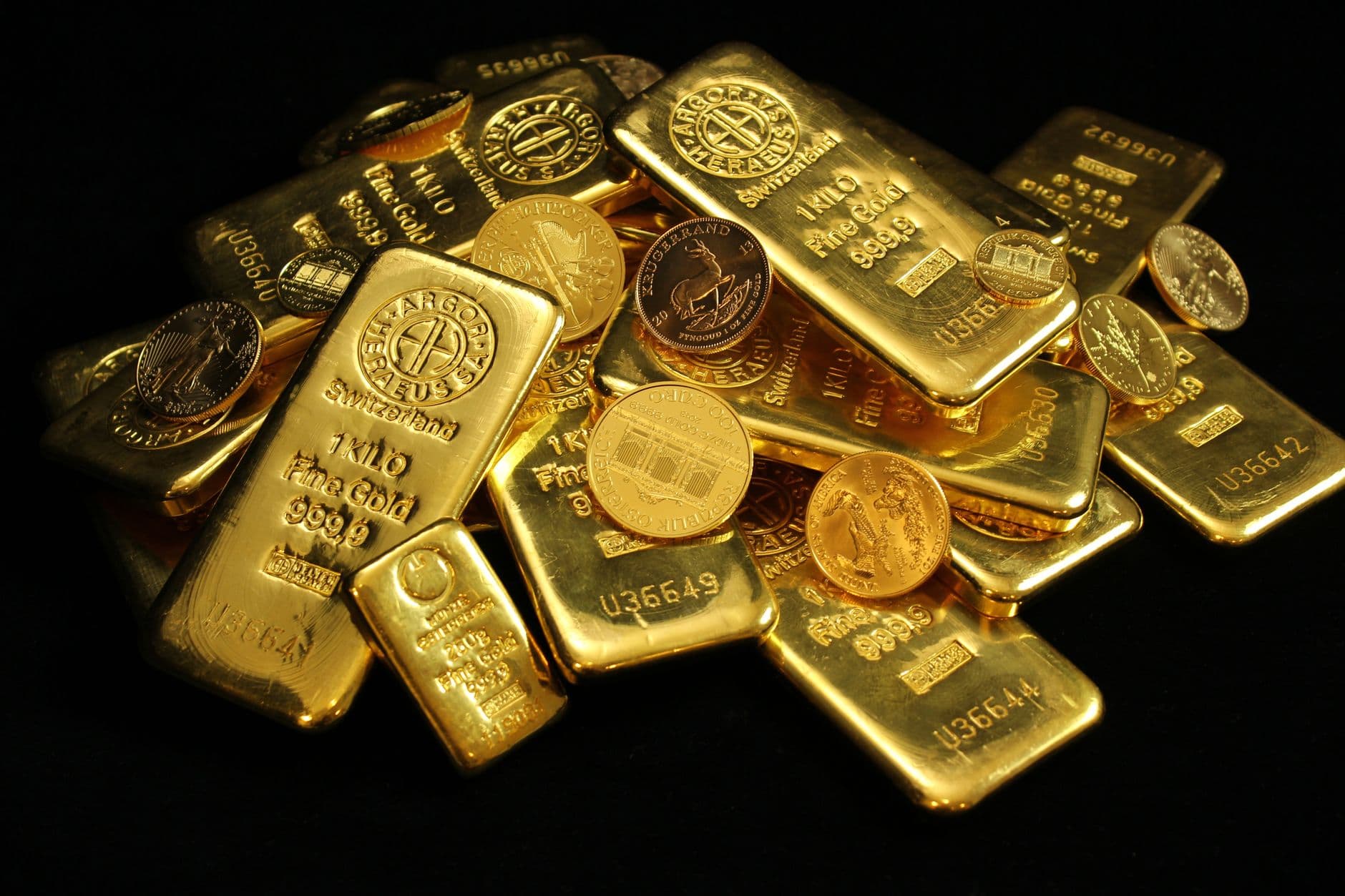 شركة Standard Asset Company تكشف عن استراتيجية بقيمة 1.5 مليار دولار في البيتكوين والعقارات الإماراتية، مع إدارة Coinbase Asset Management للبيتكوين الخاص بها